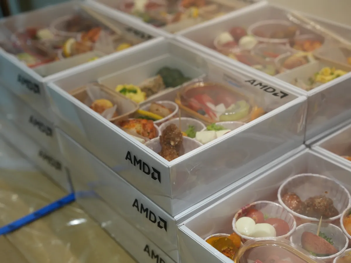 강남 회사 회의 도시락 박스를 쌓아 두고 배달 준비를 마친 상태